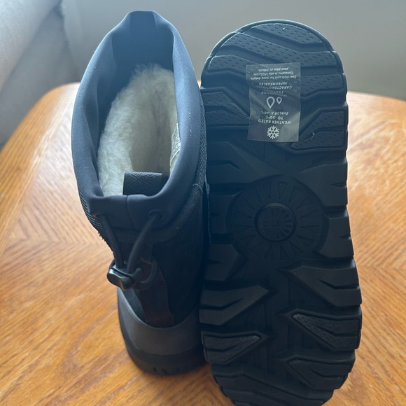 UGG Men's Black and Gray Snow Boots - Picture 4 of 6